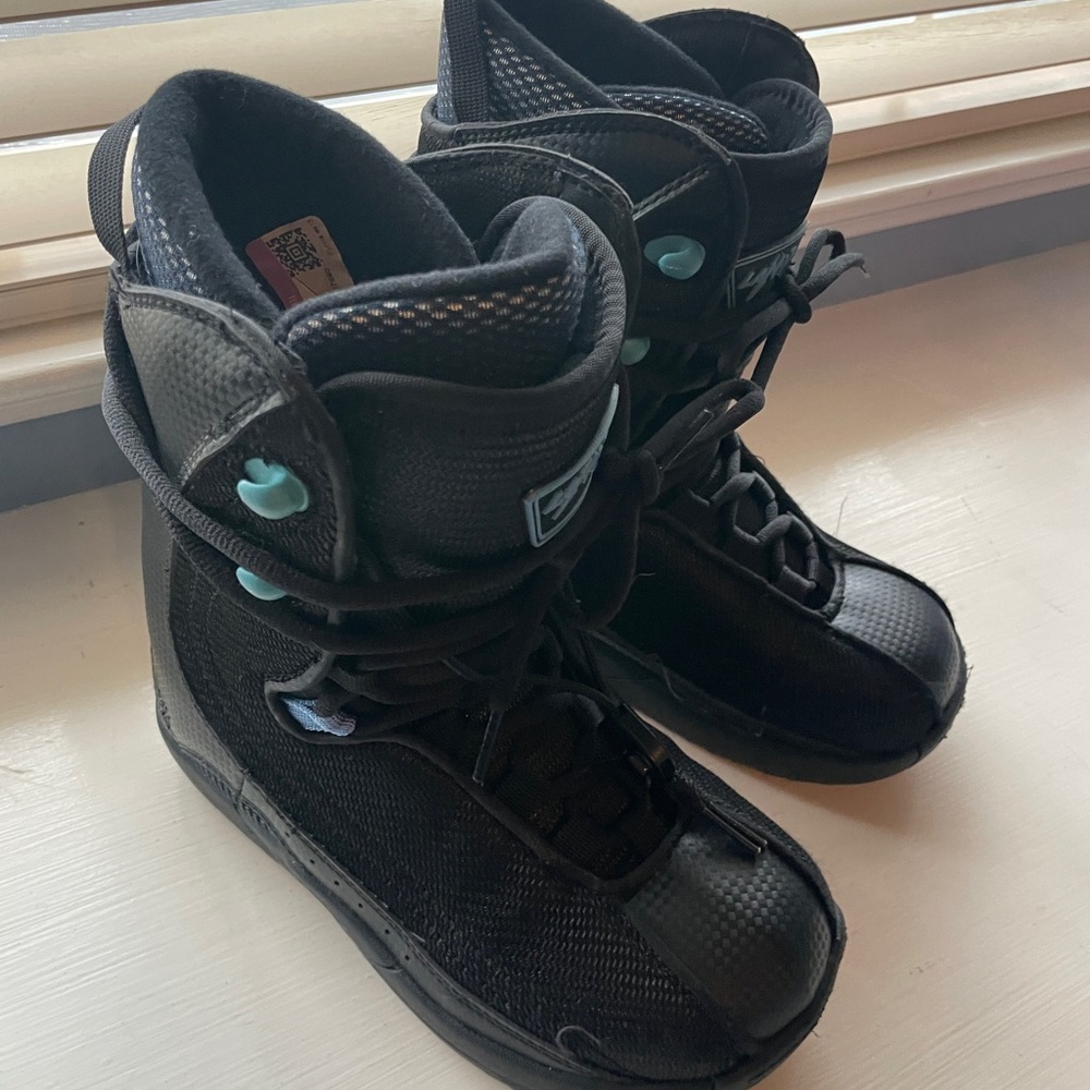 Alamar Black and Blue Snowboard Boots